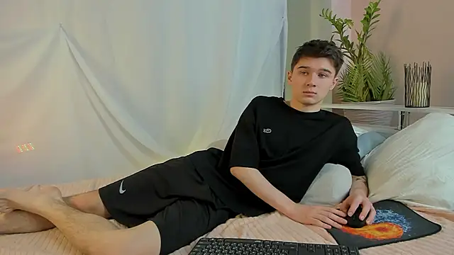 Snapshot of SherlockMax chatting on 02-07-26, 03:14 SherlockMax online show from 02-07-26, 03:14