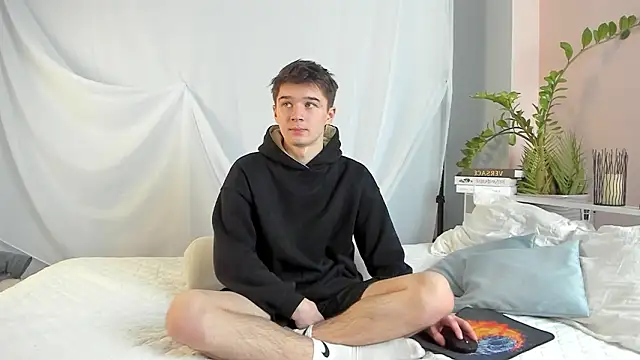 Snapshot of SherlockMax chatting on 02-18-26, 07:10 SherlockMax online show from 02-18-26, 07:10