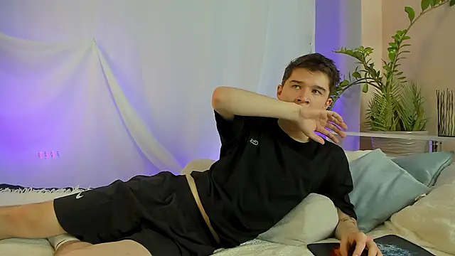 Snapshot of SherlockMax chatting on 02-15-26, 07:35 SherlockMax online show from 02-15-26, 07:35