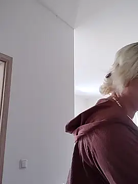 VikaKing online show from 10-31-25, 10:01