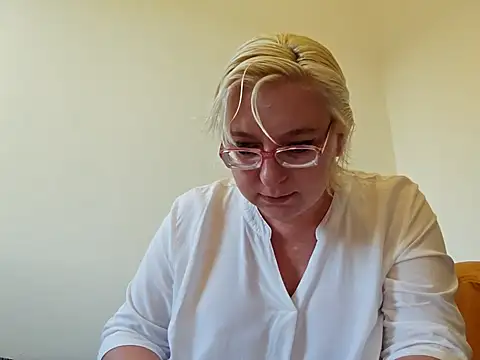 VikaKing online show from 09-15-25, 05:13