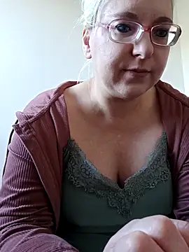 VikaKing online show from 12-21-25, 10:39