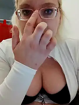 VikaKing online show from 12-05-25, 08:28