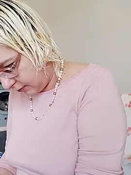 VikaKing online show from 10-29-25, 10:03