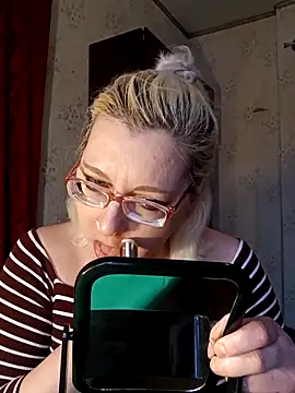 VikaKing online show from 02-12-26, 01:22