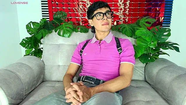 Snapshot of CamiiGuzmanX chatting on 02-25-26, 08:52 CamiiGuzmanX online show from 02-25-26, 08:52