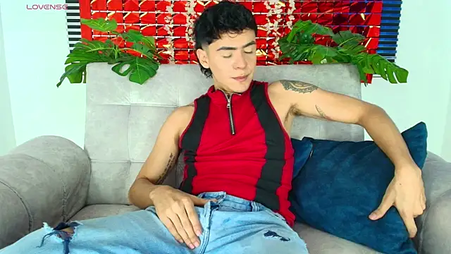 Snapshot of CamiiGuzmanX chatting on 02-11-26, 09:47 CamiiGuzmanX online show from 02-11-26, 09:47