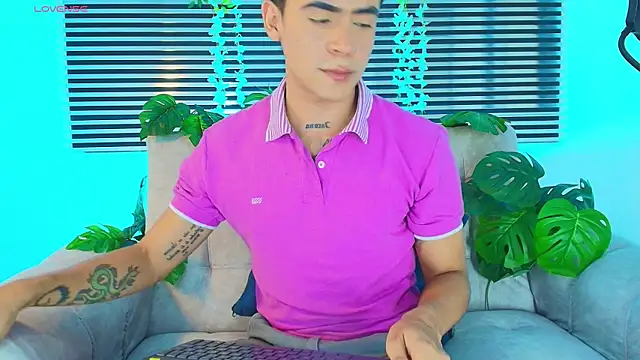CamiiGuzmanX online show from 06-10-26, 08:32