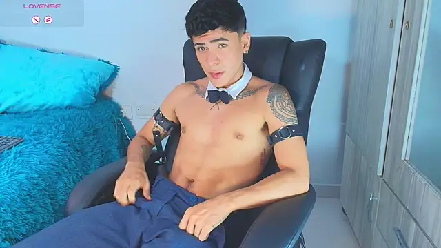 CamiiGuzmanX online show from 07-25-26, 08:15