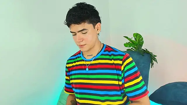 CamiiGuzmanX online show from 12-03-25, 09:25