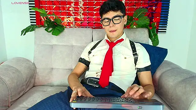 Snapshot of CamiiGuzmanX chatting on 02-17-26, 08:50 CamiiGuzmanX online show from 02-17-26, 08:50