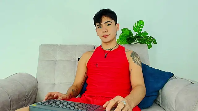 Snapshot of CamiiGuzmanX chatting on 09-26-25, 08:38 CamiiGuzmanX online show from 09-26-25, 08:38