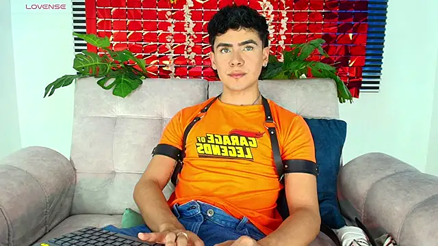 Snapshot of CamiiGuzmanX chatting on 02-16-26, 07:56 CamiiGuzmanX online show from 02-16-26, 07:56