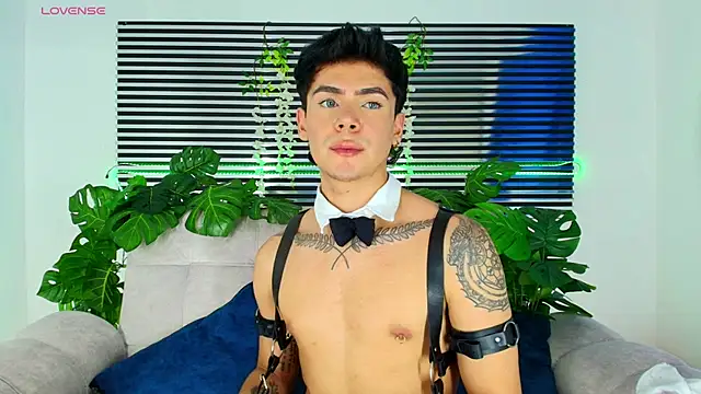 CamiiGuzmanX online show from 03-03-26, 09:22