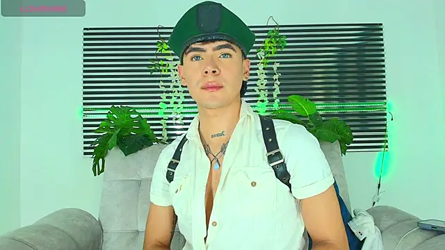 Snapshot of CamiiGuzmanX chatting on 01-16-26, 08:02 CamiiGuzmanX online show from 01-16-26, 08:02