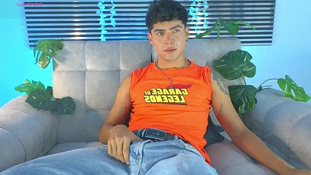 CamiiGuzmanX online show from 07-08-26, 07:58