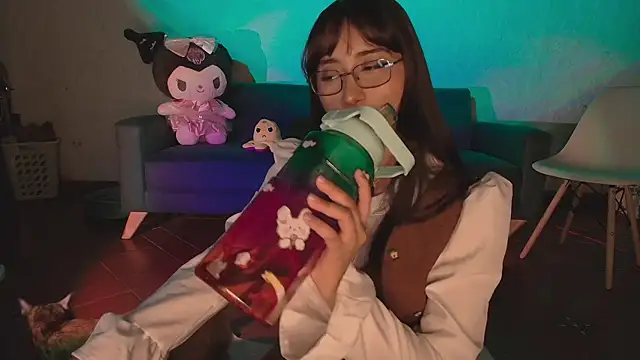 Snapshot of kaori_77 chatting on 12-20-25, 03:42 kaori 77 online show from 12-20-25, 03:42