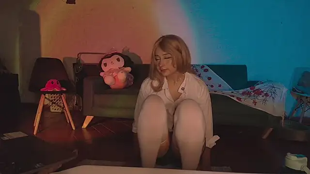 Snapshot of kaori_77 chatting on 12-14-25, 03:46 kaori 77 online show from 12-14-25, 03:46