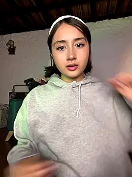 Snapshot of kaori_77 chatting on 12-15-25, 01:22 kaori 77 online show from 12-15-25, 01:22