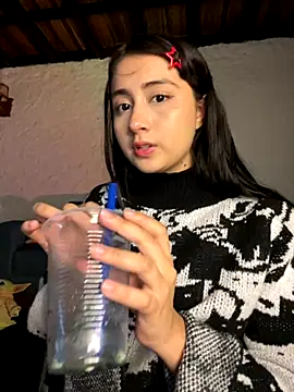 Snapshot of kaori_77 chatting on 12-01-25, 04:02 kaori 77 online show from 12-01-25, 04:02