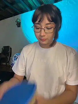 Snapshot of kaori_77 chatting on 11-03-25, 01:33 kaori 77 online show from 11-03-25, 01:33