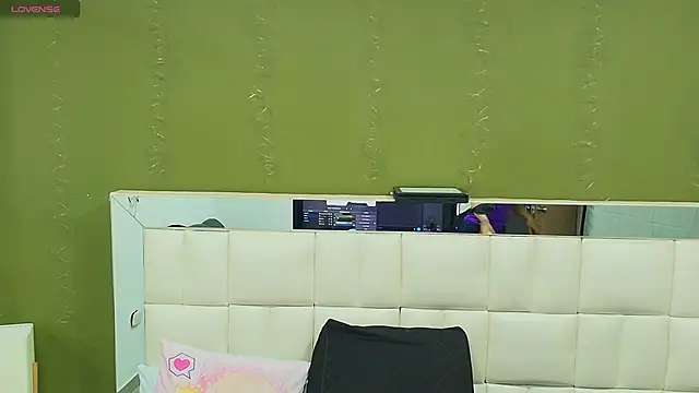 gisell gomez online show from 10-25-25, 11:42