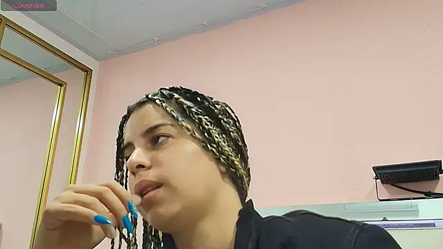 gisell gomez online show from 11-28-25, 12:27