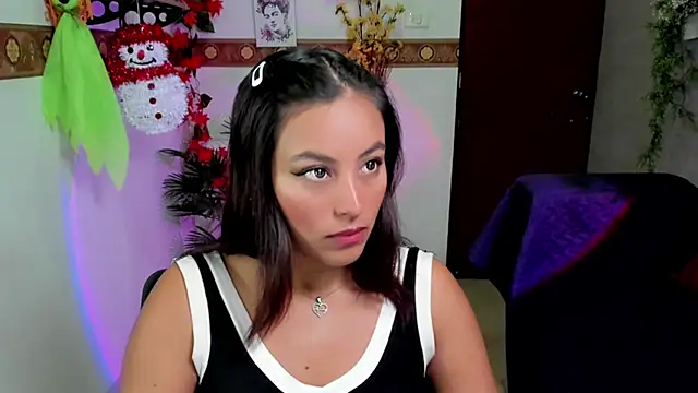 Cameroon-Diaz online show from 11-24-25, 01:55