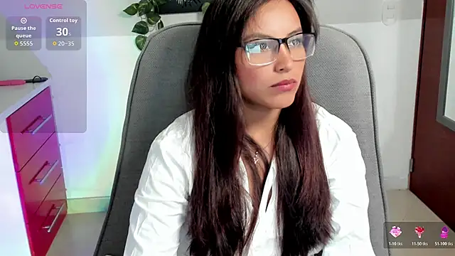 Cameroon-Diaz online show from 04-09-26, 01:50