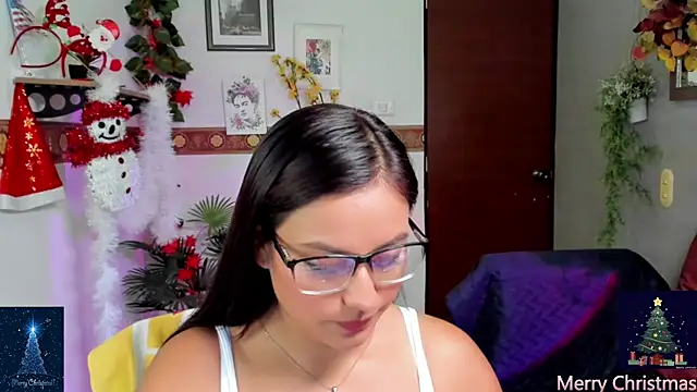 Cameroon-Diaz online show from 12-20-25, 01:47