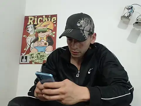 Snapshot of Thomasjons_ chatting on 10-10-25, 03:18 Thomasjons online show from 10-10-25, 03:18