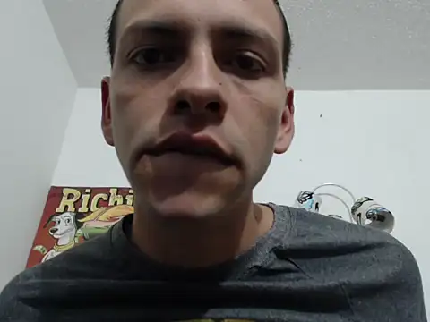 Snapshot of Thomasjons_ chatting on 10-11-25, 12:11 Thomasjons online show from 10-11-25, 12:11