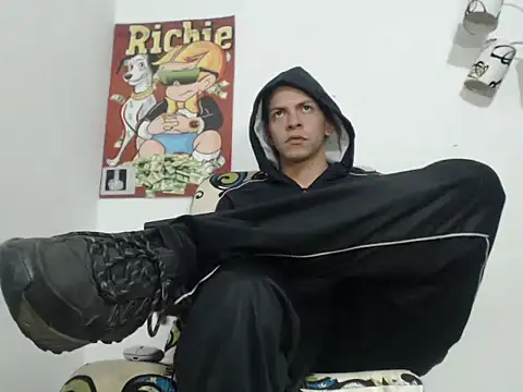 Snapshot of Thomasjons_ chatting on 10-21-25, 01:16 Thomasjons online show from 10-21-25, 01:16