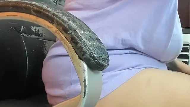 Snapshot of Karol_c31 chatting on 11-30-25, 02:40 Karol c31 online show from 11-30-25, 02:40