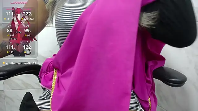 Snapshot of kairadayamai chatting on 11-07-25, 11:59 kairadayamai online show from 11-07-25, 11:59