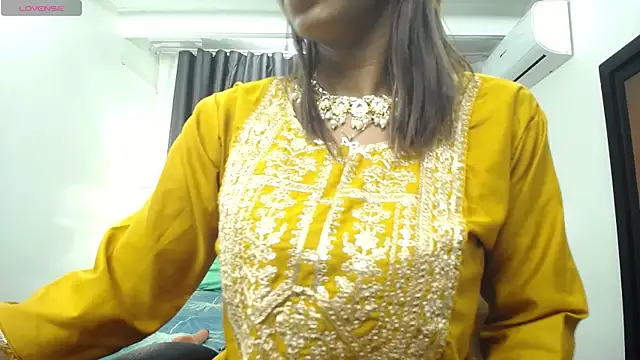 Snapshot of kairadayamai chatting on 04-13-26, 12:31 kairadayamai online show from 04-13-26, 12:31