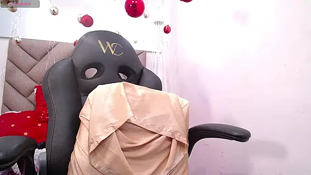 Snapshot of kairadayamai chatting on 11-21-25, 12:04 kairadayamai online show from 11-21-25, 12:04