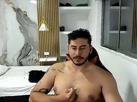 Snapshot of ashlan_king chatting on 05-15-26, 03:48 ashlan king online show from 05-15-26, 03:48
