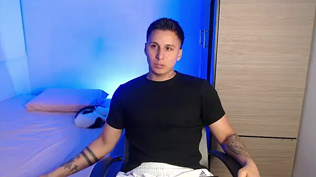 valentinosex1 online show from 02-10-26, 10:53