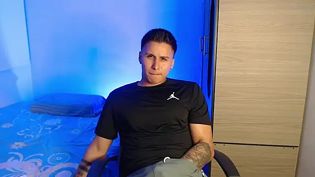 valentinosex1 online show from 01-13-26, 12:04