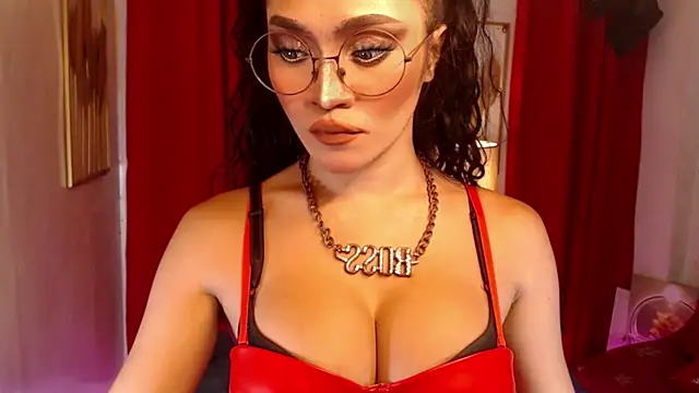 Snapshot of Goddess_Quinnie chatting on 06-02-26, 09:42 Goddess Quinnie online show from 06-02-26, 09:42