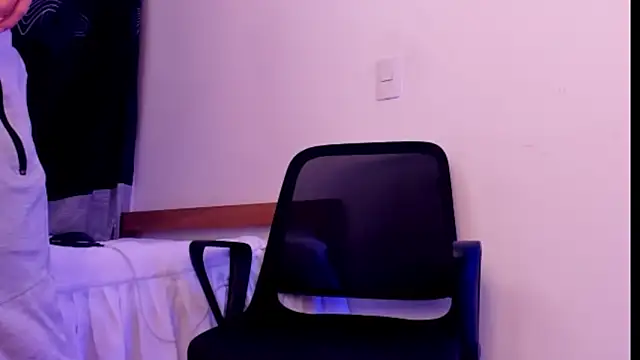 axel davis  online show from 10-30-25, 01:26