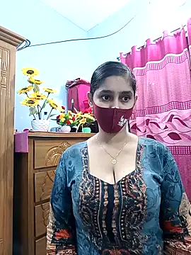 Cute Faria online show from 11-30-25, 02:51