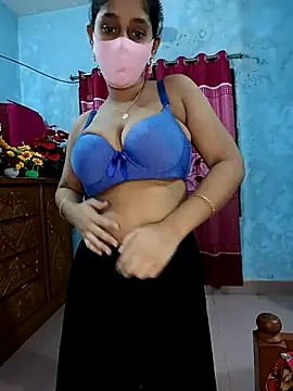 Cute Faria online show from 10-28-25, 04:39