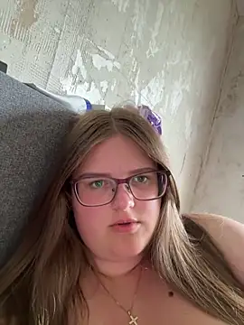 Snapshot of CurvyPaar2 chatting on 05-06-26, 03:49 CurvyPaar2 online show from 05-06-26, 03:49