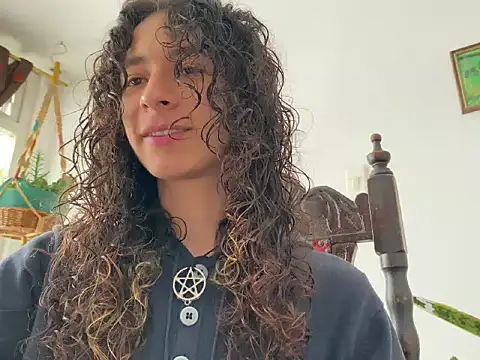 camille delrey online show from 11-02-25, 04:34