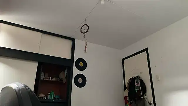 camille delrey online show from 11-27-25, 07:47