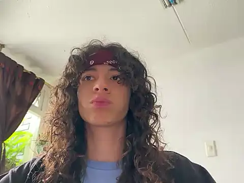 camille delrey online show from 10-16-25, 04:48