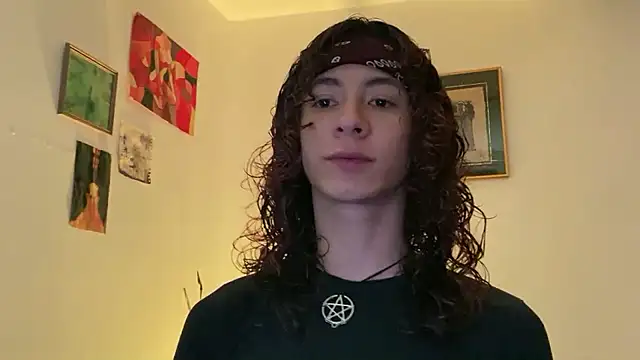 camille delrey online show from 04-30-26, 01:23