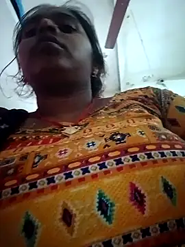 Hot crety online show from 10-31-25, 08:44